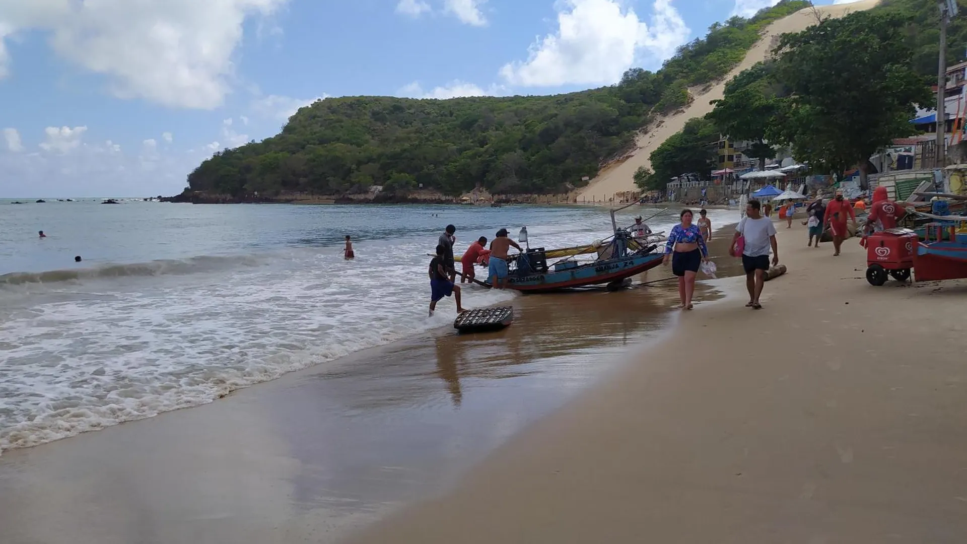 Confortavel Apartamento De 2 Quartos Para 5 Pessoas, Totalmente Mobiliado, Com Wifi E Netflix, Localizado A Uma Quadra Do Calcadao Da Praia De Ponta Neg,Ra, Predio Com Piscina, Churrasqueira E Portaria Virtual E Eletronica 24 Horas Daire Natal