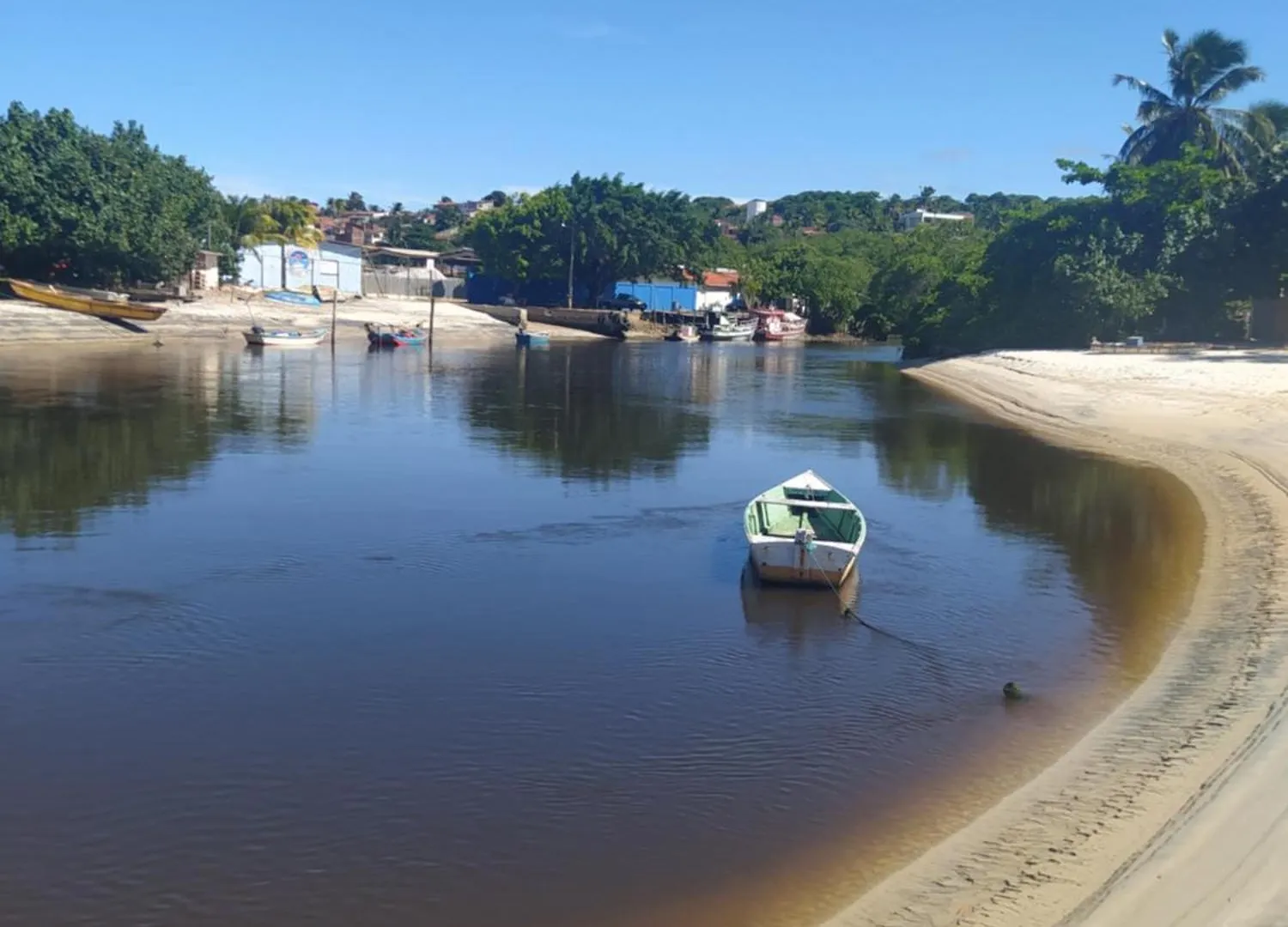 Confortavel Apartamento De 2 Quartos Para 5 Pessoas, Totalmente Mobiliado, Com Wifi E Netflix, Localizado A Uma Quadra Do Calcadao Da Praia De Ponta Neg,Ra, Predio Com Piscina, Churrasqueira E Portaria Virtual E Eletronica 24 Horas Daire Natal